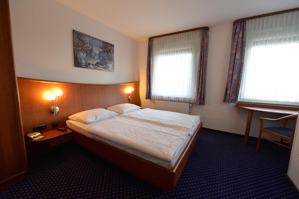 Trollinger Hof Hotel Bad Oeynhausen Exterior foto